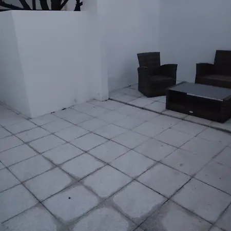 公寓 Huge Terrace And 2 Balconies Center